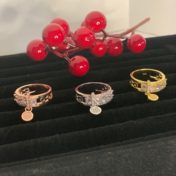 🎉 Cynthia Drop Ring in Rose Gold. - Picture 3 of 3